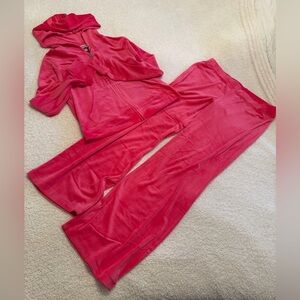 NWT Juicy Couture Velour Tracksuit Set – Pink Party L